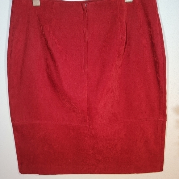 PARISCOPE red vintage skirt. - Picture 9 of 11